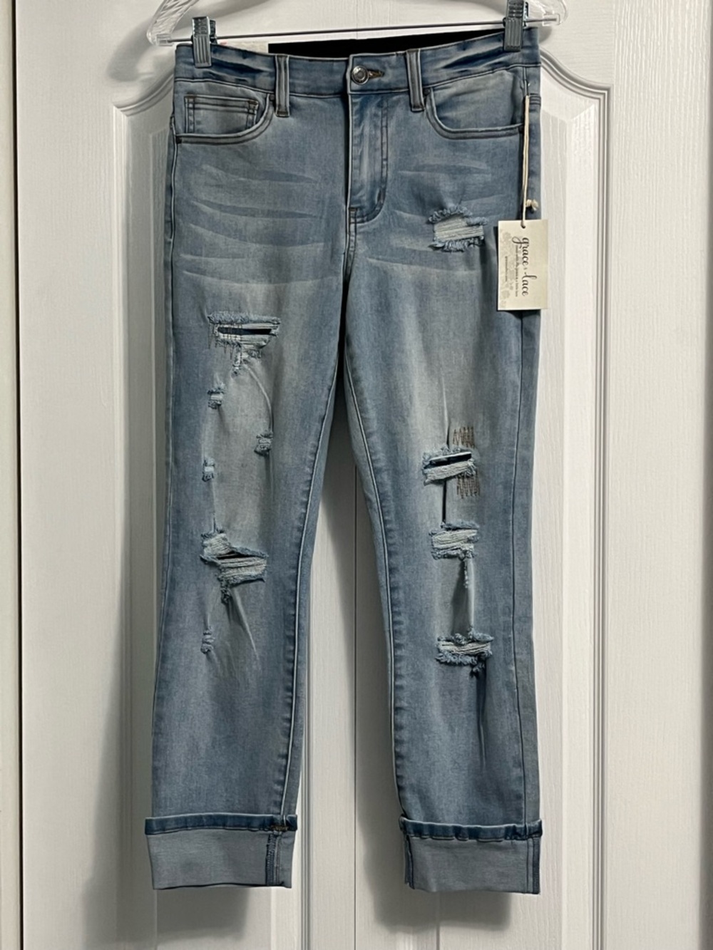 GRACE & LACE cropped distressed embroidered denim jeans women’s size 6 NWT